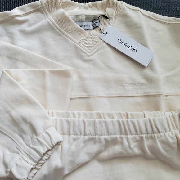 Calvin Klein Relaxed Fit White Sweatshirt - Picture 4 of 6